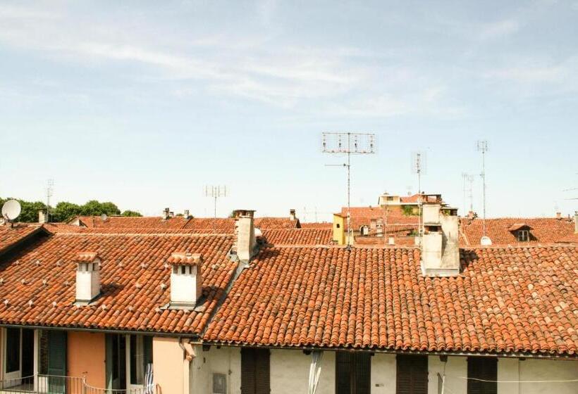 琮城市景观的豪华间, Palazzo Sacco Hostello Fossano