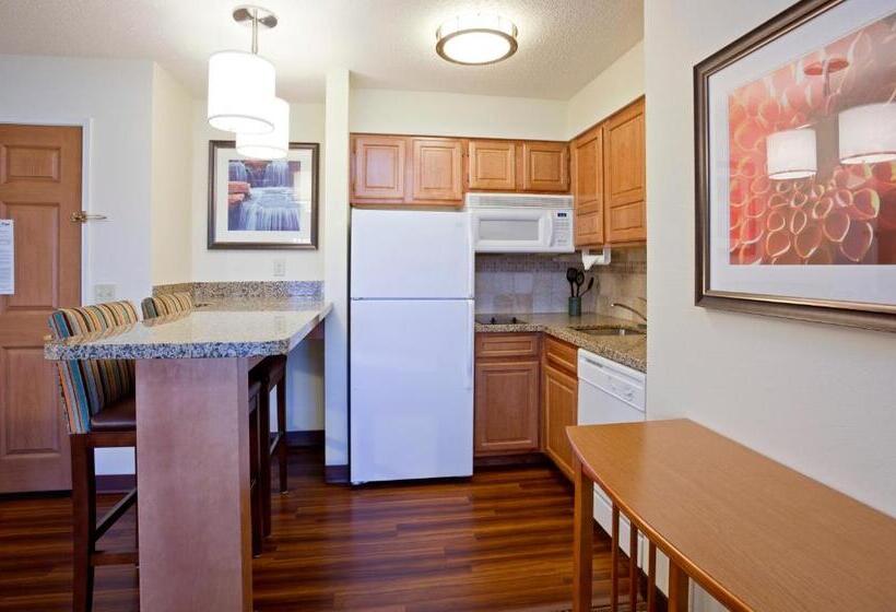 Люкс Кровать Кинг, Staybridge Suites Minneapolis Bloomington, An Ihg