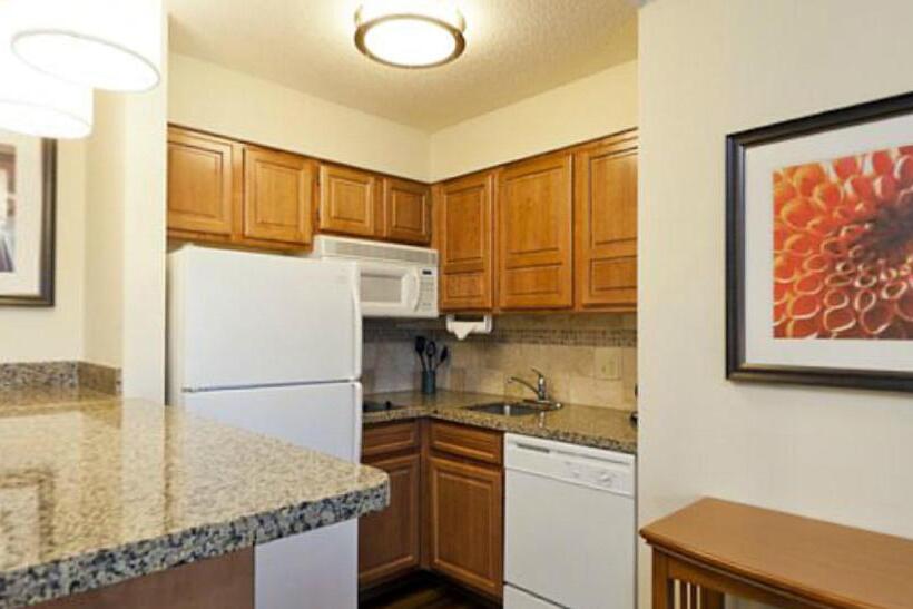 Номер Deluxe, Staybridge Suites Minneapolis Bloomington, An Ihg
