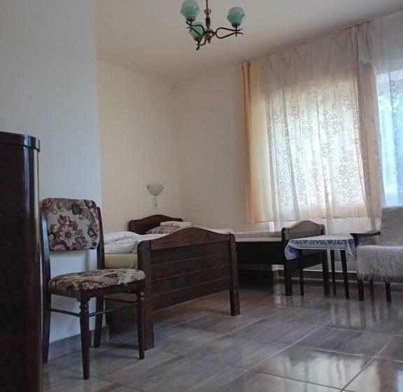 اتاق استاندارد سه نفره, Bio Pension   Bio Panzio   Pensiunea Bio