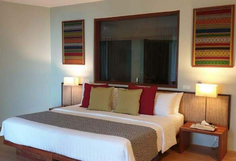 اتاق لوکس با تخت بزرگ, Amun Ini Beach Resort & Spa