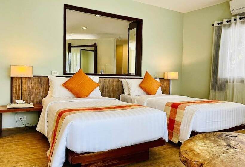 اتاق لوکس با چشم‌انداز دریا, Amun Ini Beach Resort & Spa