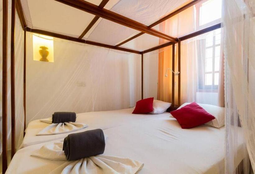 디럭스 룸, Angel Inn Guest House