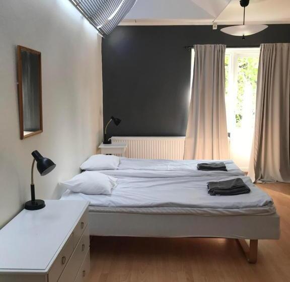 带共用浴室的标准房间, Hellidens Slott