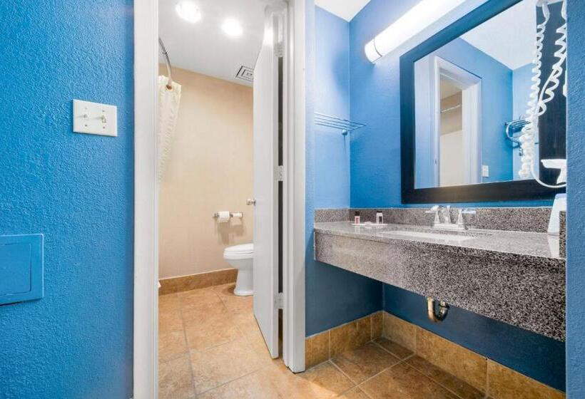 Стандартный Номер Кровать Кинг, Baymont By Wyndham Muncie Near Ball State University