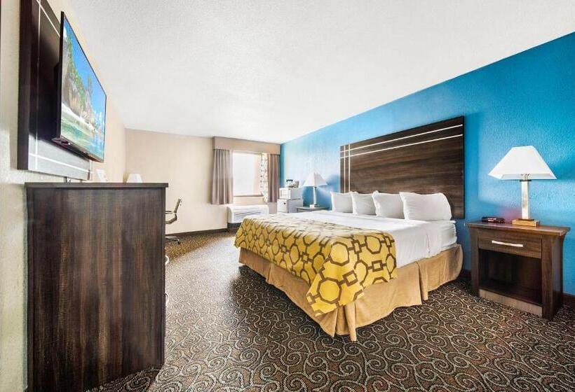 Люкс Кровать Кинг, Baymont By Wyndham Muncie Near Ball State University