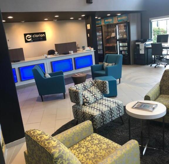 ２ダブルベッドのスタンダードルーム, Clarion Pointe Indianapolis Airport