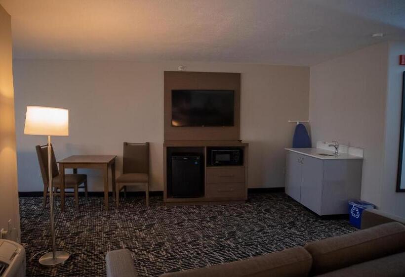 キングサイズベッドのスイートルーム, Clarion Pointe Indianapolis Airport