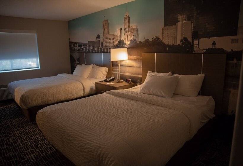 ２ダブルベッドのスタンダードルーム, Clarion Pointe Indianapolis Airport