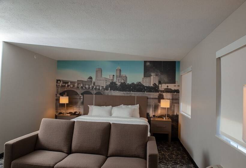 スイート, Clarion Pointe Indianapolis Airport