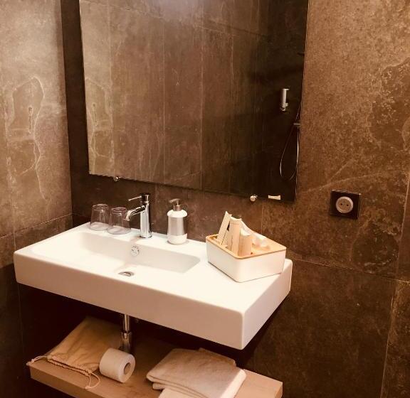 Четырехместный Номер Стандарт, Auberge Quintessence