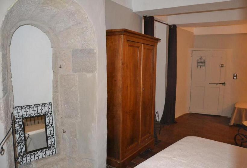 Трехместный Номер Комфорт, Maison Saint Louis Avec Jacuzzi