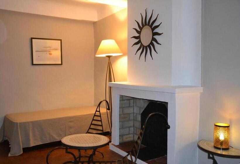 Трехместный Номер Комфорт, Maison Saint Louis Avec Jacuzzi