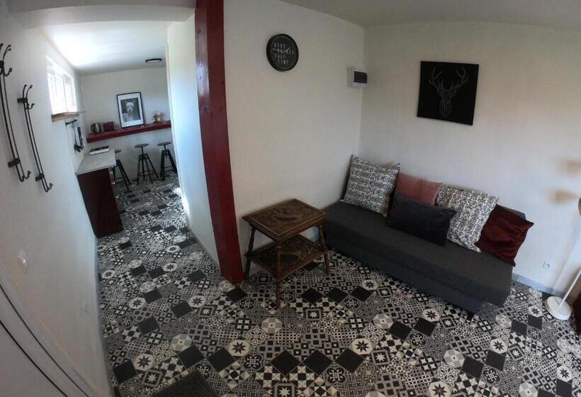 Номер Стандарт Трехместный, Guest House Près Des Montgolfières