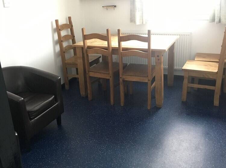 Номер Базовый Одноместный Совместный Санузел, Ledgowan Bunkhouse   Hostel