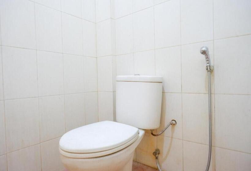 Номер Economy, Pandawa Guest House At Ngaliyan Square Mitra Reddoorz