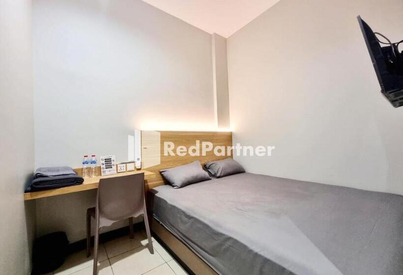 Номер Deluxe, Pandawa Guest House At Ngaliyan Square Mitra Reddoorz
