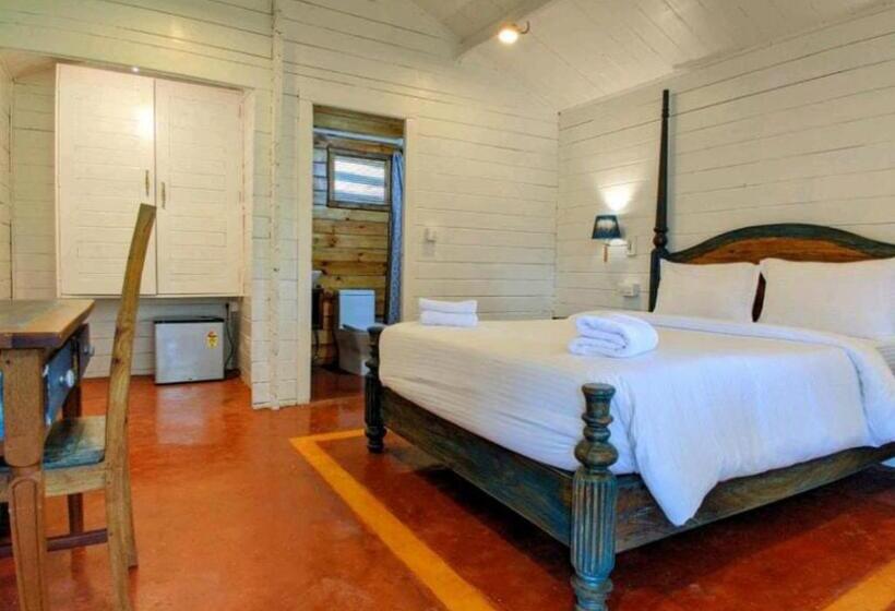 Номер Deluxe, Lotusfeet Beach Resort Morjim