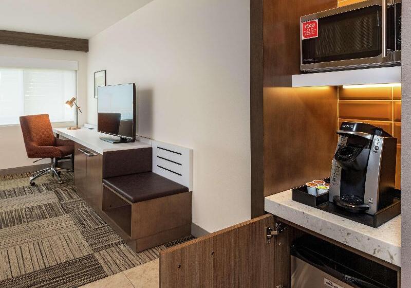 스위트 킹사이즈 침대, Hilton Garden Inn Davis Downtown