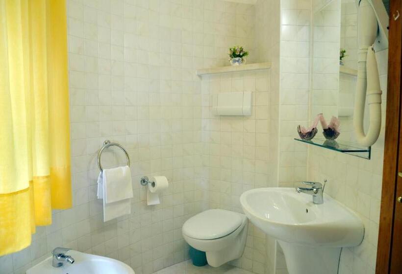 Standard Neljän Hengen Huone, E Appartamenti La Solaria