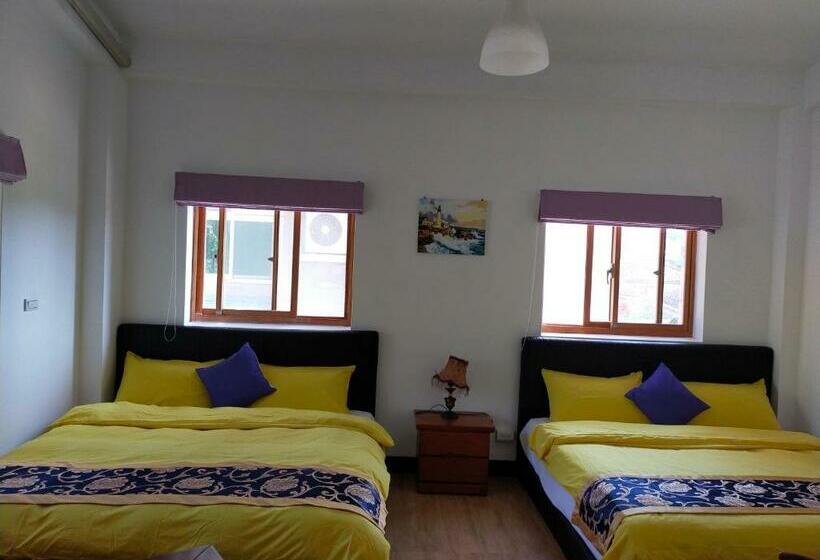 اتاق کلاسیک چهارنفره, Jinsha Haiyunbian I Homestay