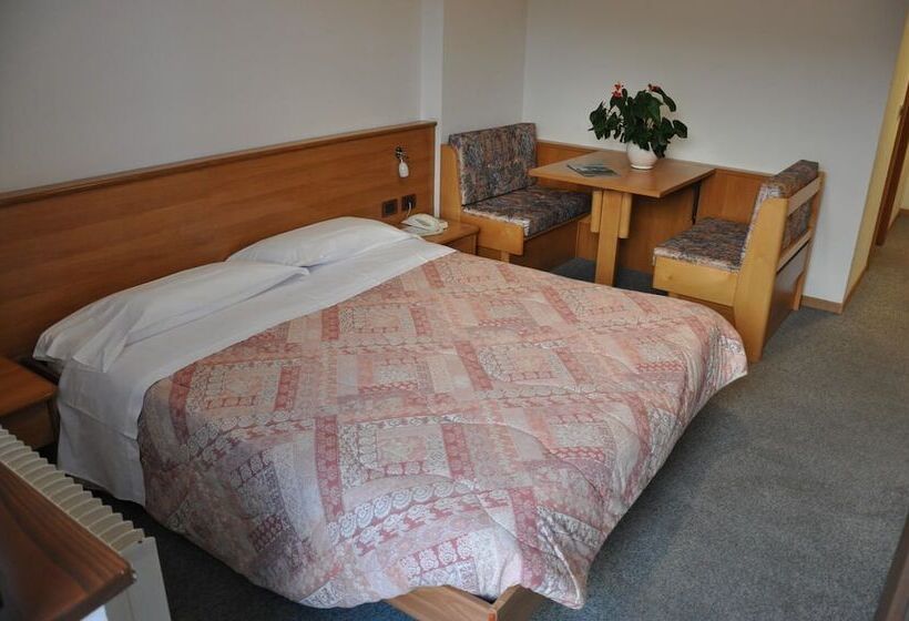 패밀리 룸, Albergo Dolomiti