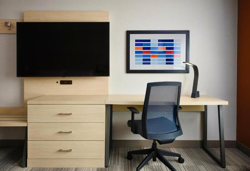 带大床的行政房间, Holiday Inn Express & Suites   Lockport, An Ihg