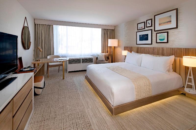 스탠다드 룸 킹사이즈 침대, Belamar Hotel Manhattan Beach, Tapestry Collection By Hilton