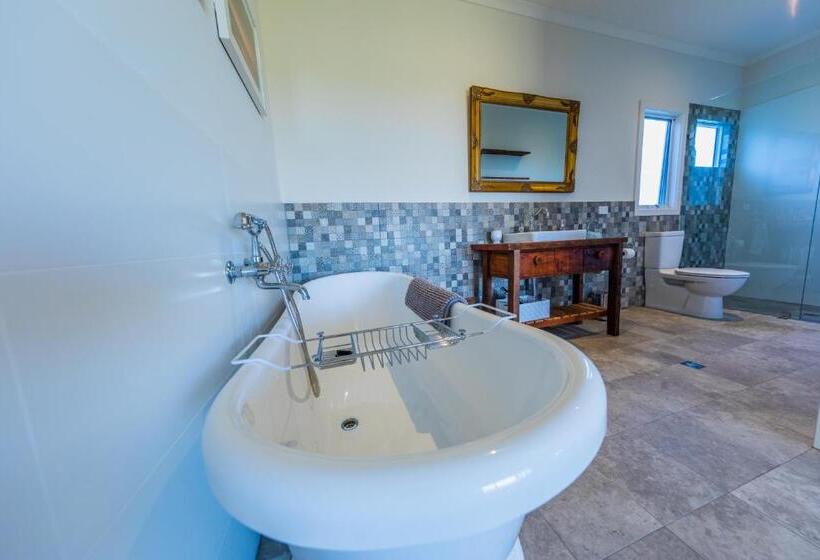 스위트 킹사이즈 침대, Coastal Lodge