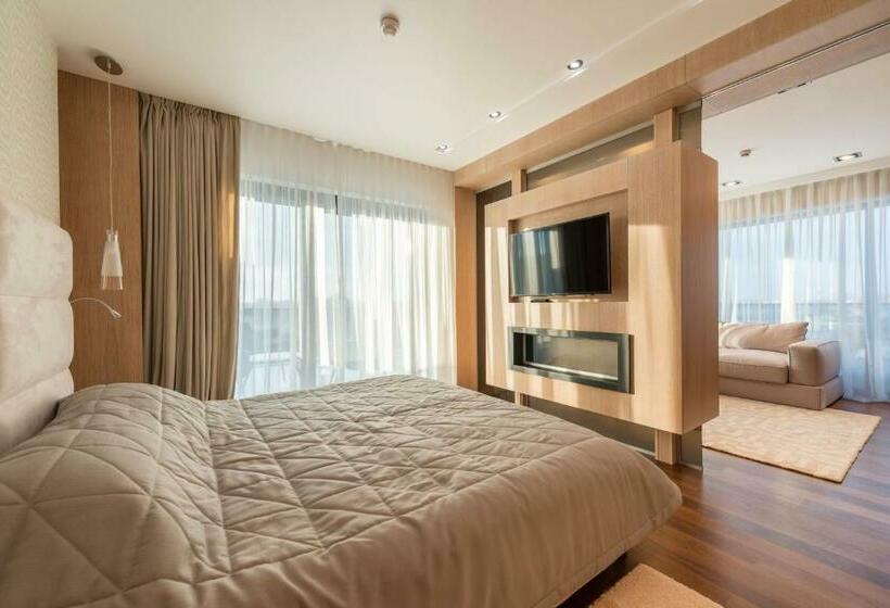 Люкс Вид на Реку, Riviera Zoloche Resort & Spa