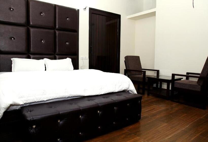 Семейный Номер, Temple View Inn