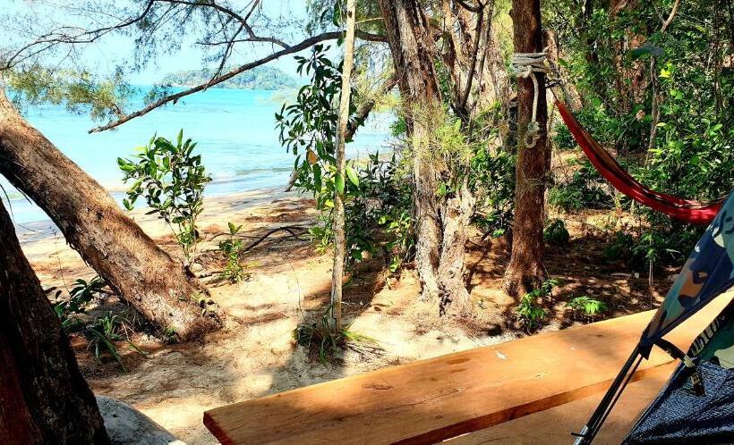 Standard Tent, Crusoe Koh Takiev Island