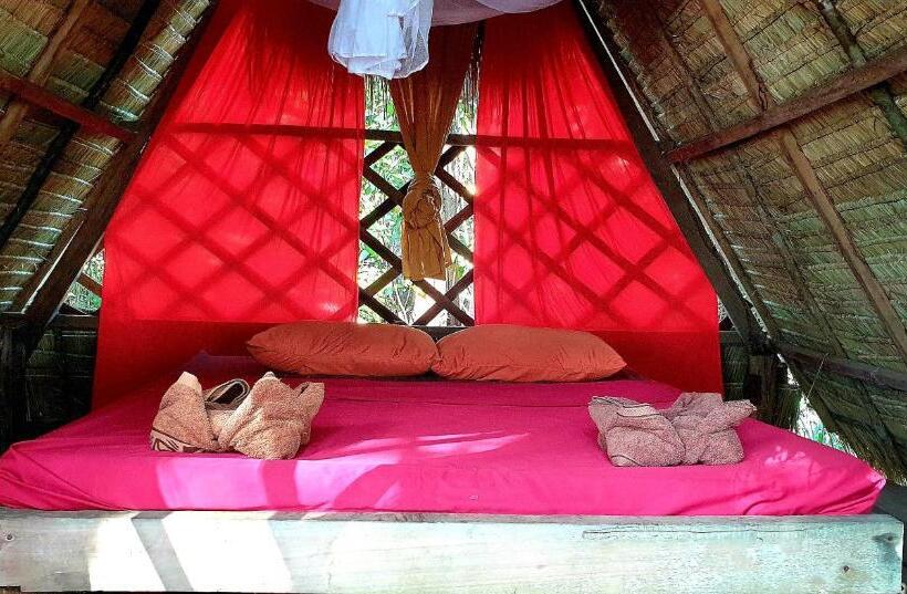 标准平房, Crusoe Koh Takiev Island
