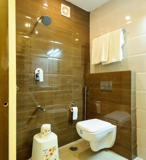 Номер Deluxe, Srigandha Residency  Vaccinated Staff