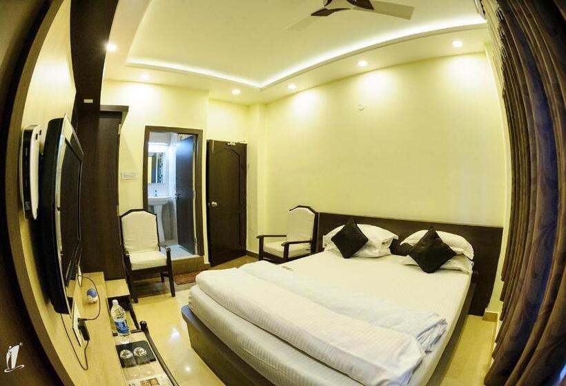 Номер Deluxe, Srigandha Residency  Vaccinated Staff