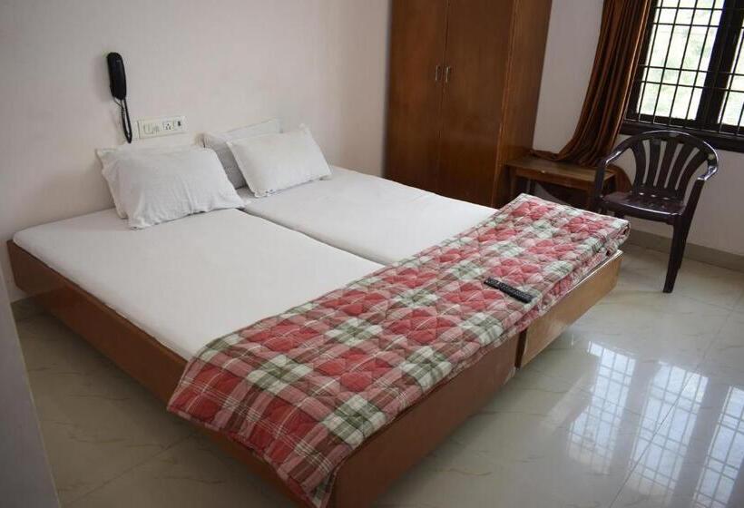 标准间, R M Guest House