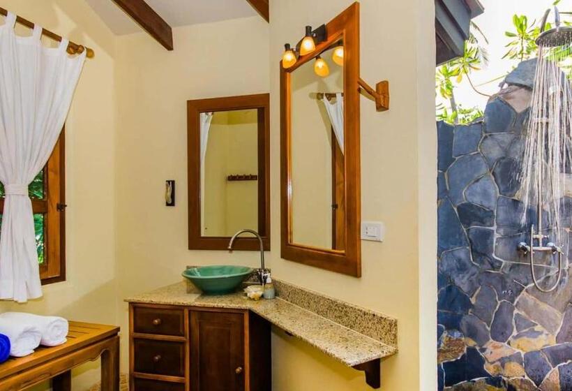ビラ４ベッドルーム, Koh Jum Beach Villas A Member Of Secret Retreats