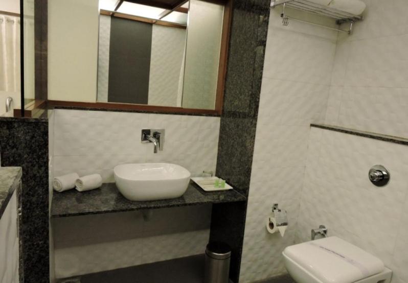 Люкс Кровать Кинг, Kalyan S   Mansingh Inn