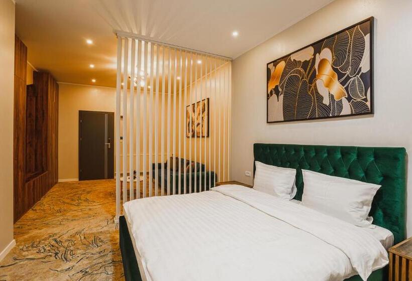 سوییت خانوادگی, Motel Andra