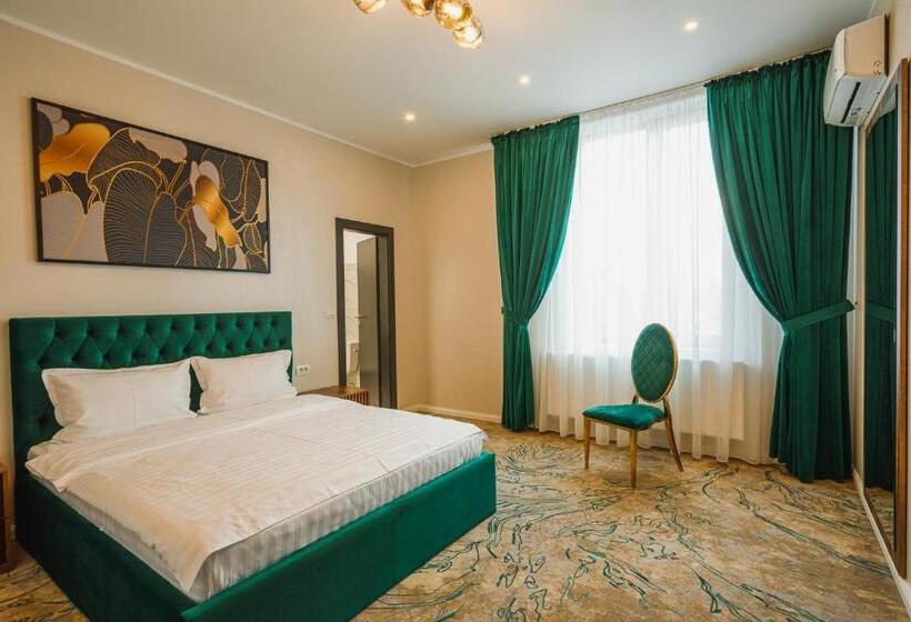 اتاق لوکس, Motel Andra