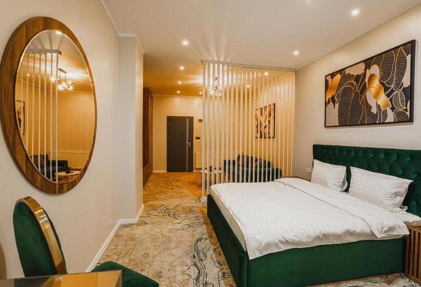 سوییت خانوادگی, Motel Andra
