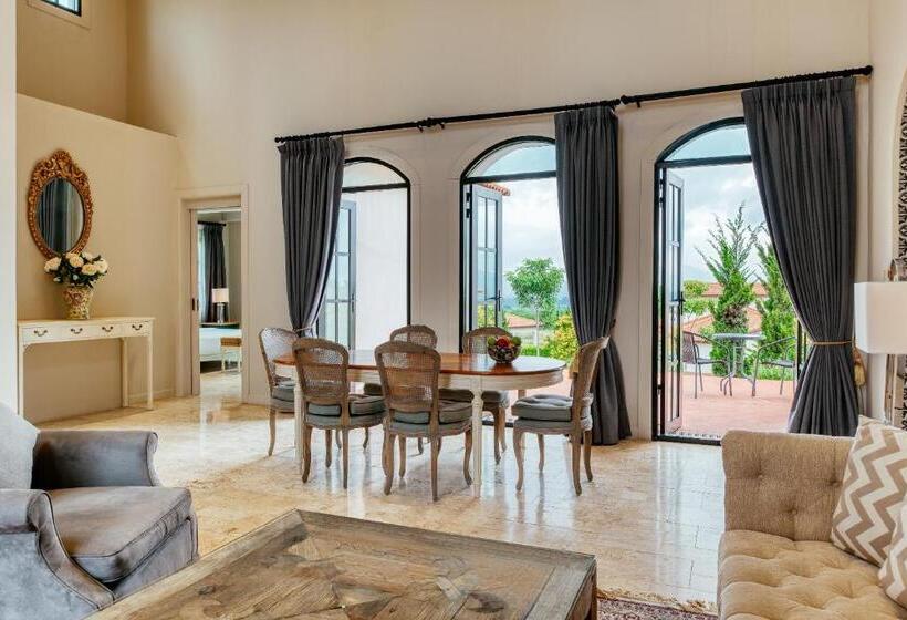 Вилла 2 Спальни, Mövenpick Resort Khao Yai
