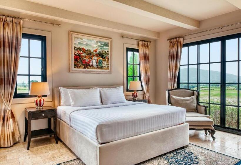 Вилла 3 Спальни с Бассейном, Mövenpick Resort Khao Yai