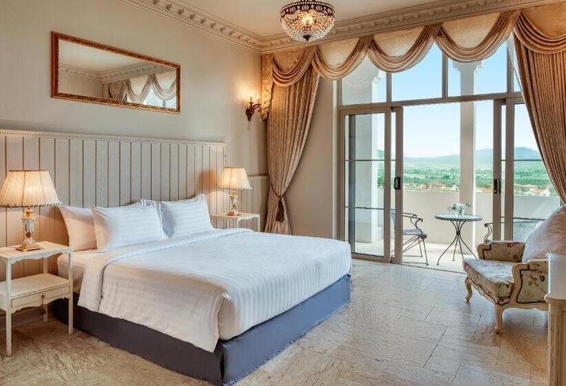 Люкс, Mövenpick Resort Khao Yai