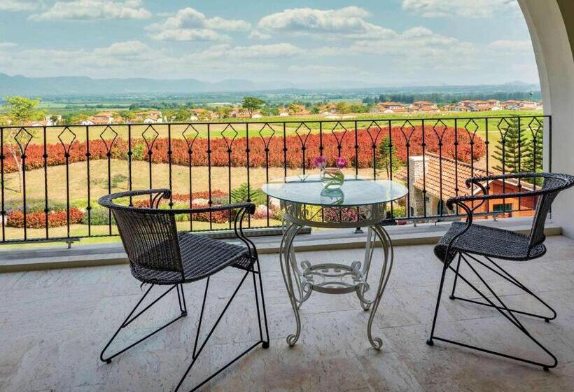 Люкс, Mövenpick Resort Khao Yai