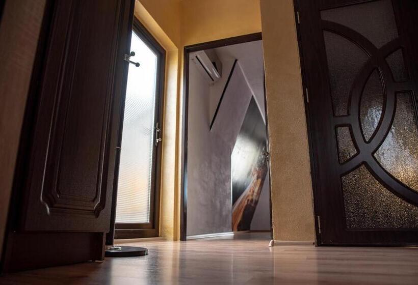 Апартаменты 1 Спальня с Балконом, Casa Robi