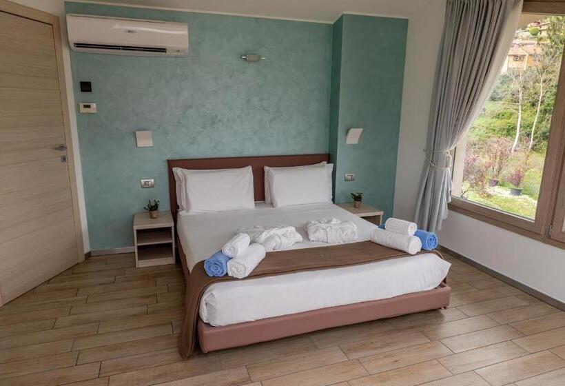 Апартаменты 4 Спальни, Bellagio Village  4 Apartments By The Lake   Seasonal Warm Pool And Sauna