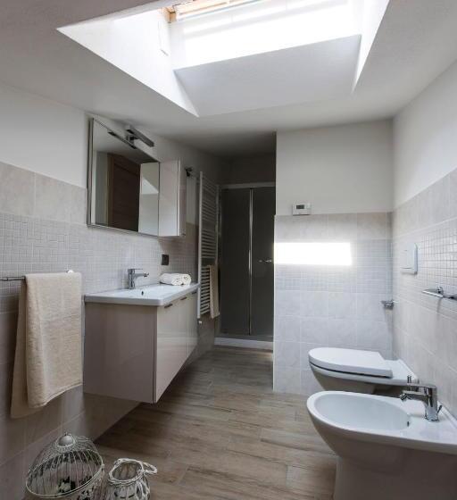 Апартаменты Deluxe 3 Спальни, Bellagio Village  4 Apartments By The Lake   Seasonal Warm Pool And Sauna