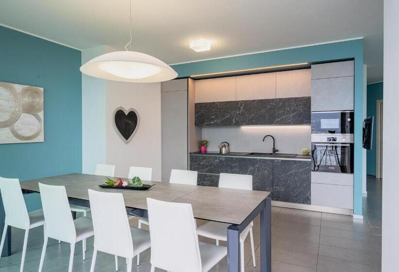 带4个卧室的公寓, Bellagio Village  4 Apartments By The Lake   Seasonal Warm Pool And Sauna