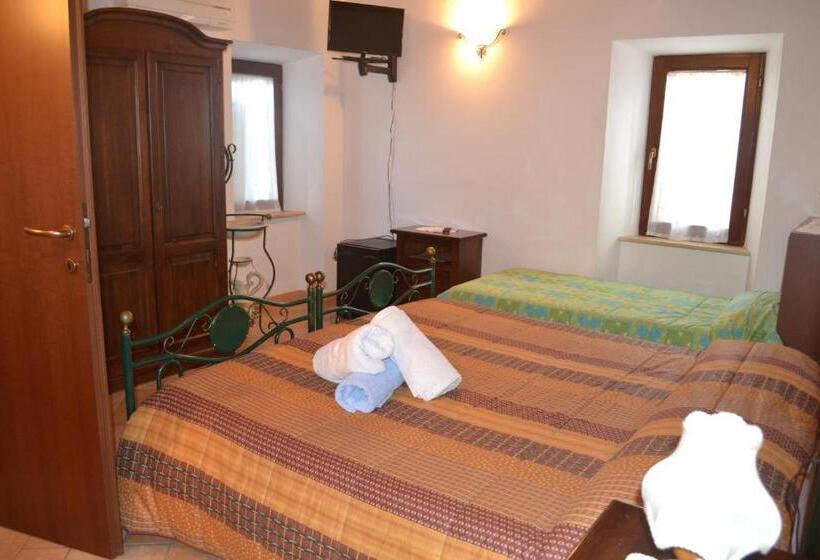 Трехместный Номер Стандарт Вид на Сад, Agriturismo Montorso